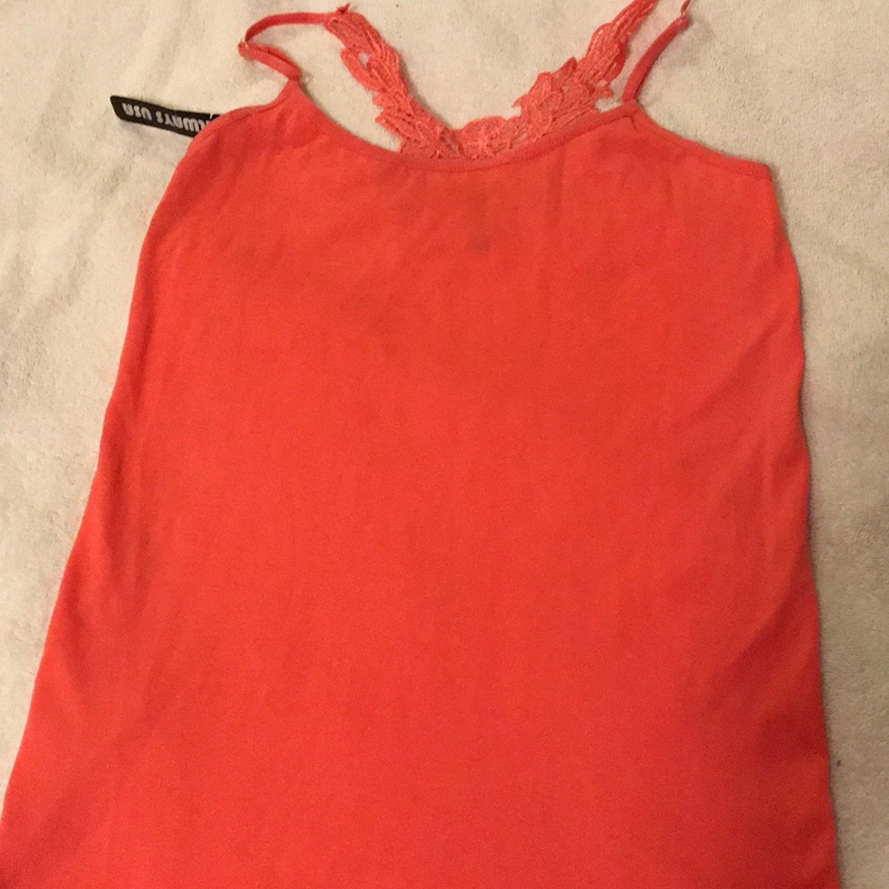 Three Tank Tops - Picture 6 of 7